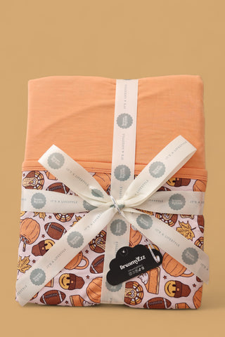 TURKEY & TOUCHDOWNS DREAM BLANKET