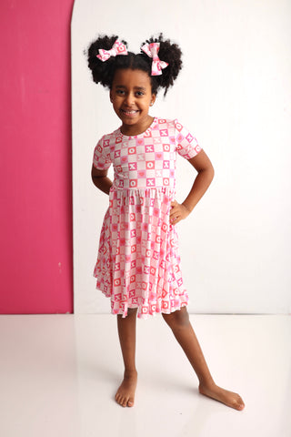 X'S & O'S SHORT SLEEVE DREAM RUFFLE DRESS