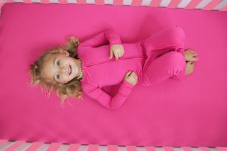 HOT PINK DREAM CRIB SHEET