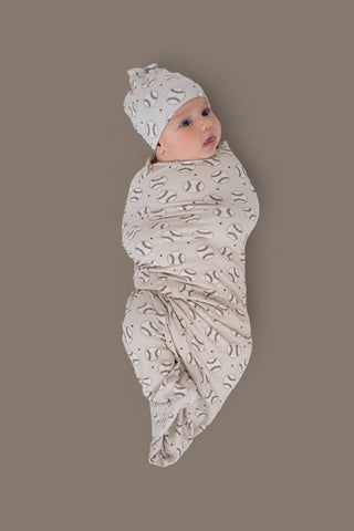 EXCLUSIVE SWING FOR THE STARS DREAM SWADDLE & BEANIE