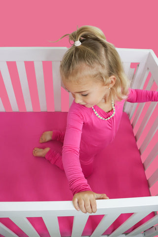 HOT PINK DREAM CRIB SHEET