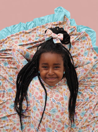 FLOWER FIELDS DREAM RUFFLE BLANKET