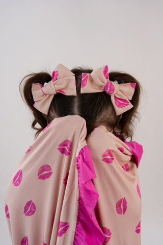 PUCKER UP DREAM BOW HAIR CLIPS