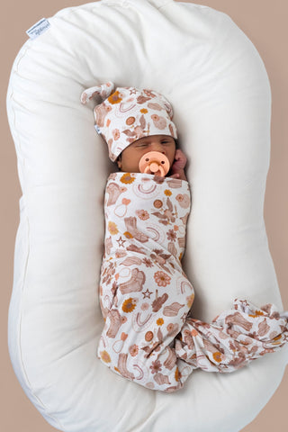 FLOWERS AND BOOTS DREAM SWADDLE & BEANIE