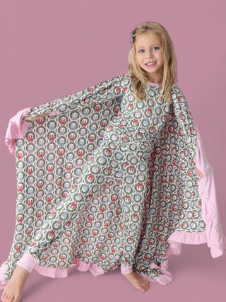 WREATHED IN JOY DREAM RUFFLE BLANKET