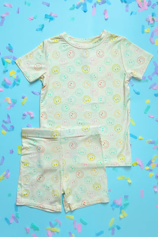 PASTEL SMILES DREAM SHORT SET