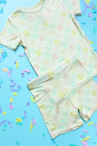 PASTEL SMILES DREAM SHORT SET